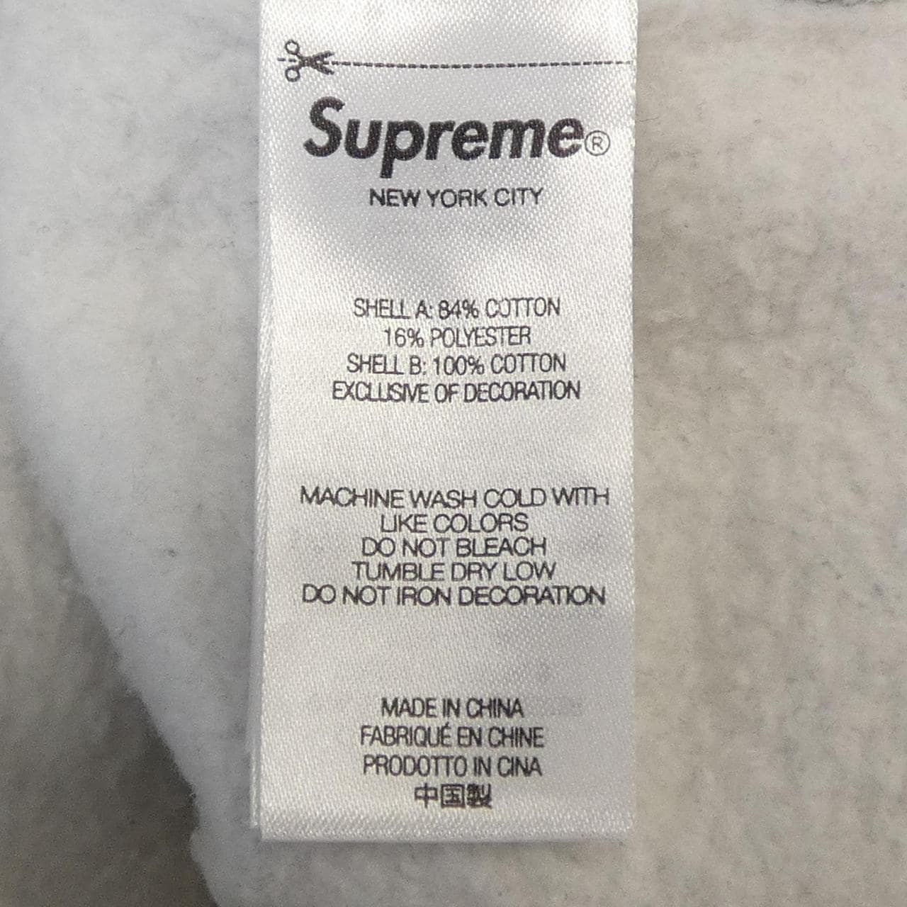 シュプリーム SUPREME パーカー