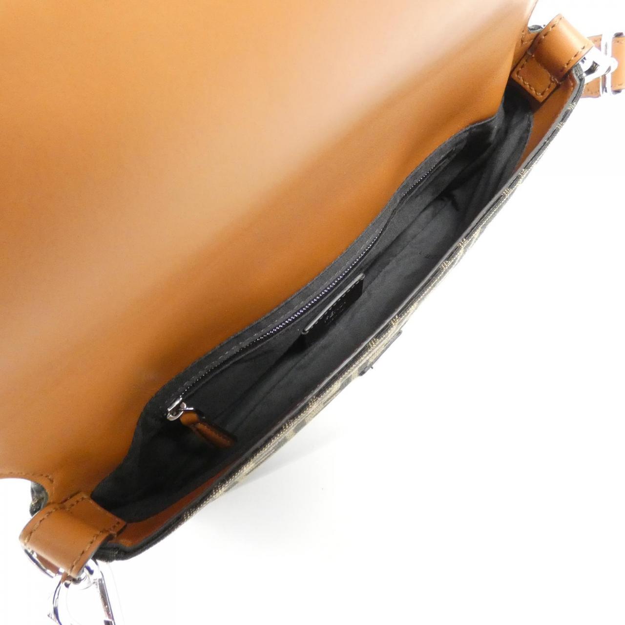 FENDI Baguette 7VA472 AFBM 腰包