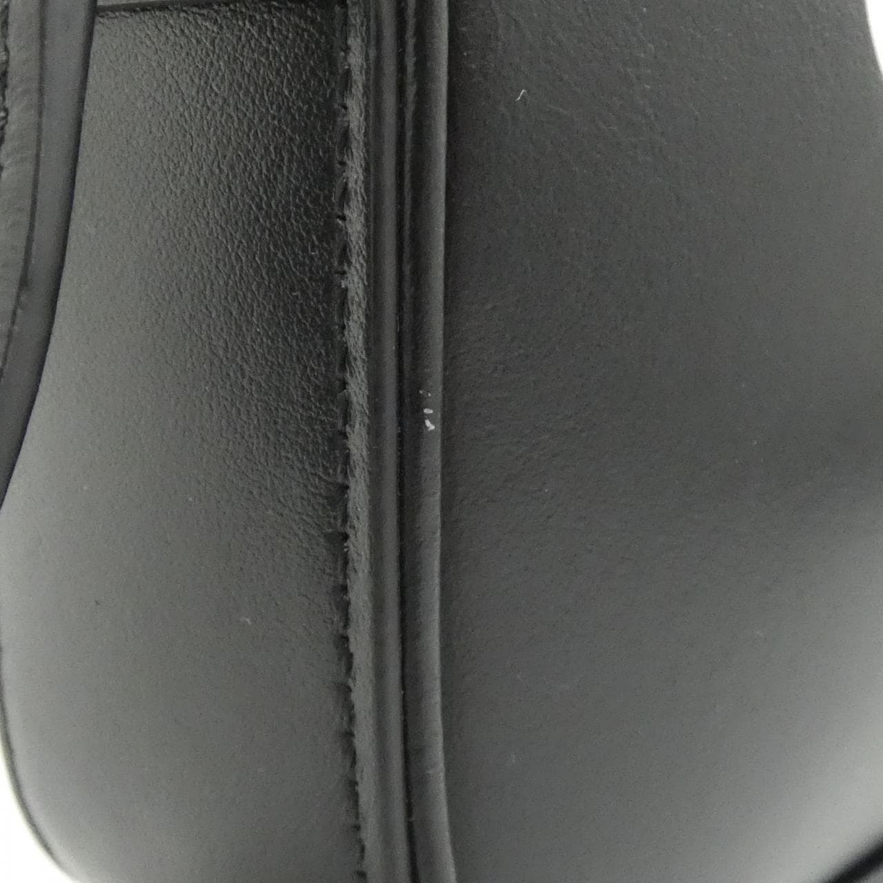 CELINE横向邮差包 194503DOT 单肩包