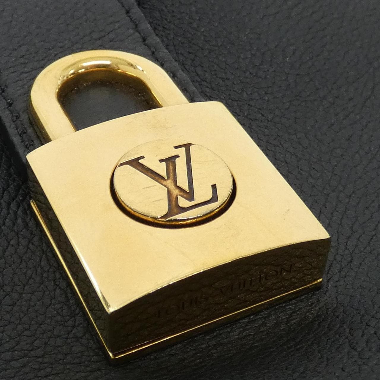 LOUIS VUITTON Lowkey Shoulder Bag M24611 Shoulder Bag