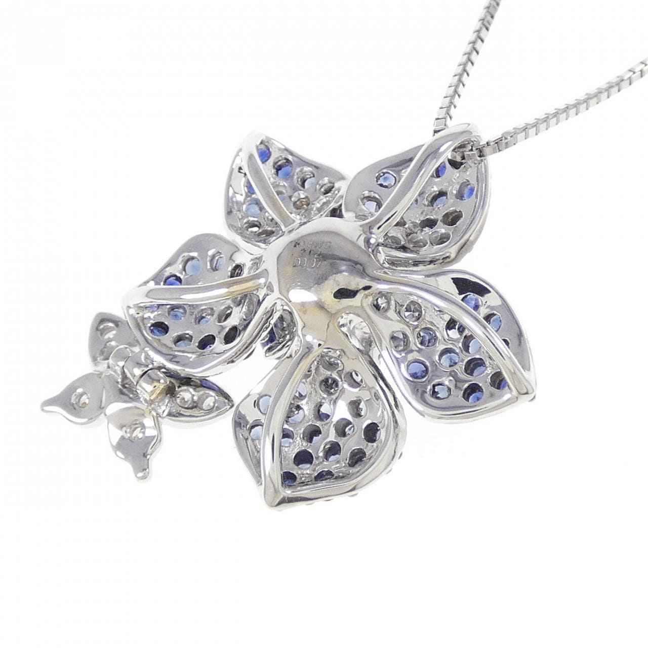 K18WG/K18BG フラワー×バタフライ サファイヤ ネックレス 2.02CT