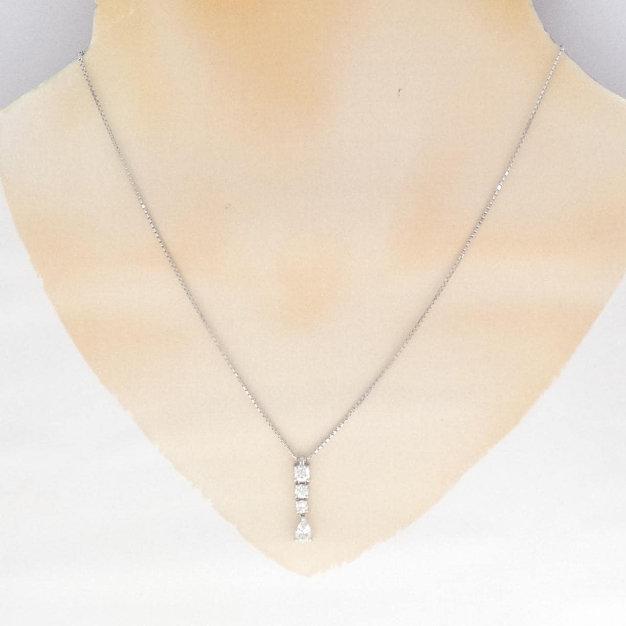 PT900/PT850 Diamond Necklace 0.79CT