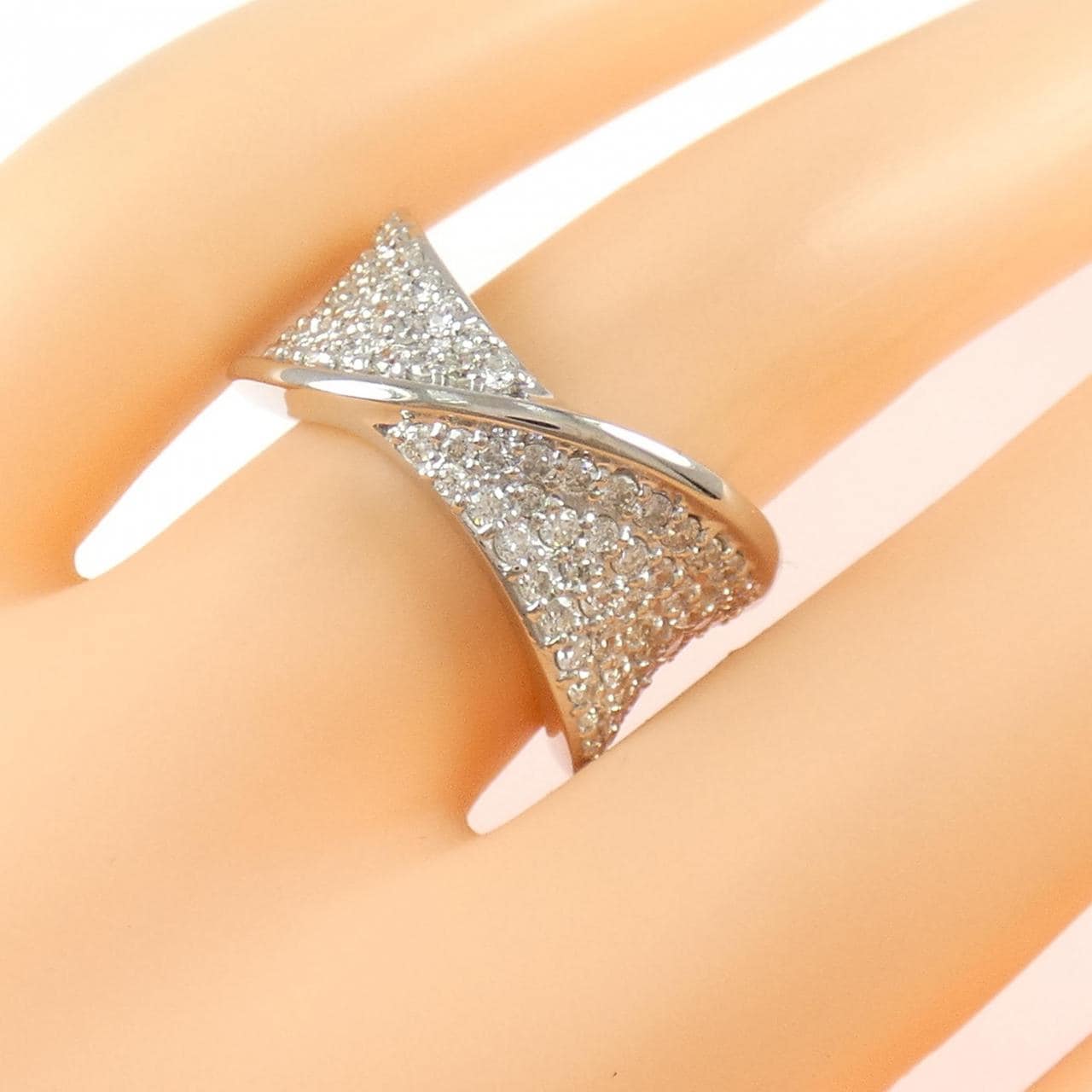 PT900 Diamond Ring 1.05CT