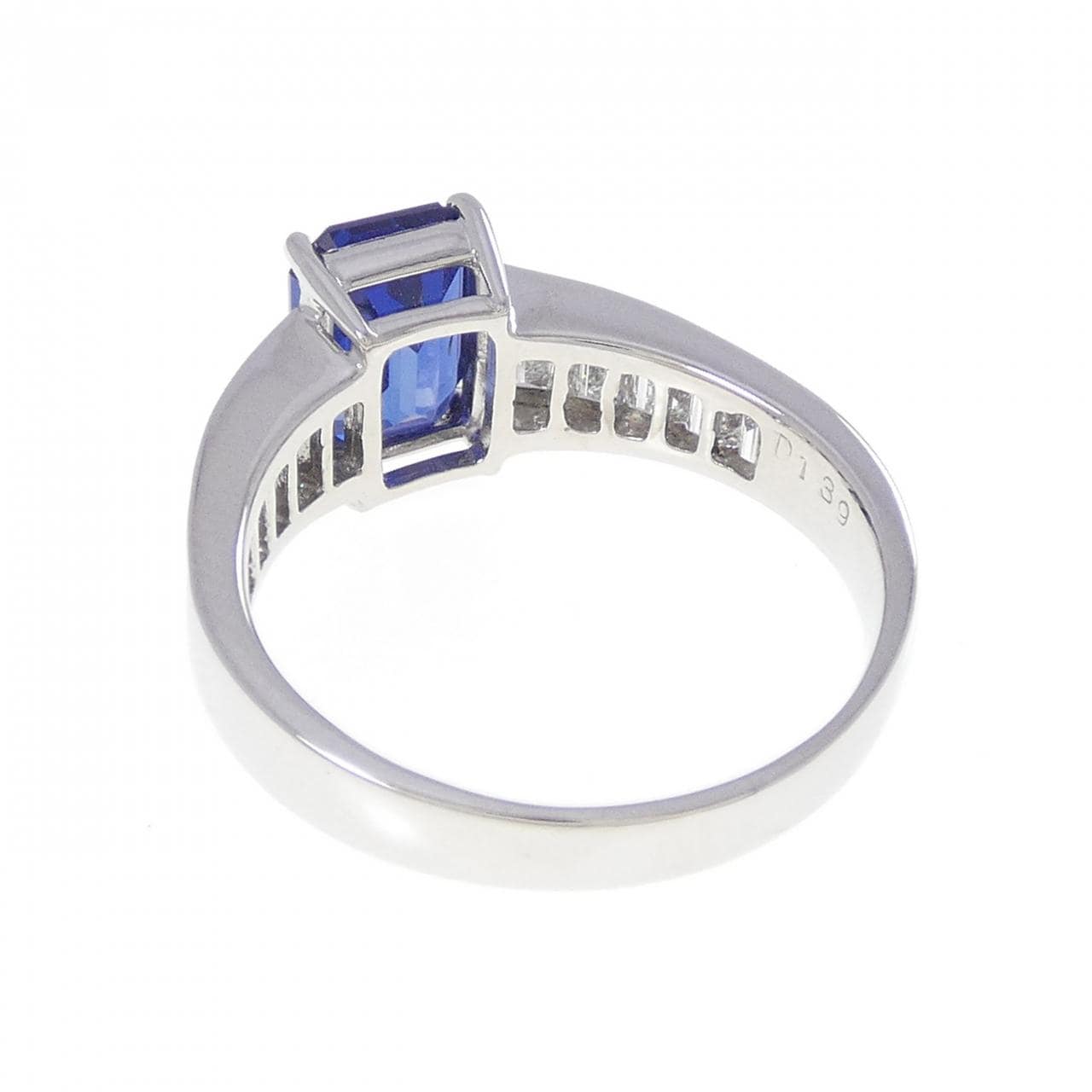 PT900 サファイヤ リング 2.825CT