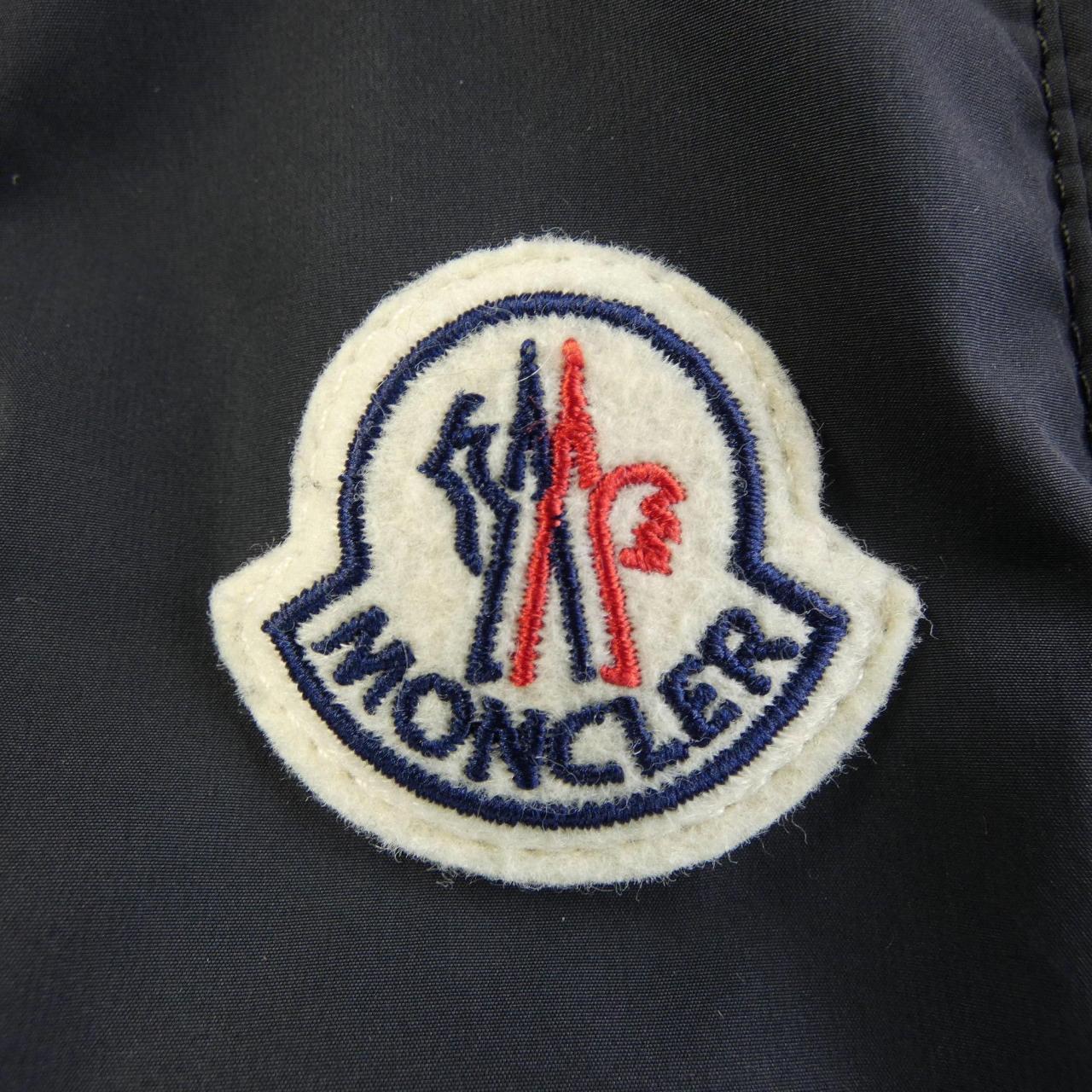 モンクレール MONCLER ダウンジャケット
