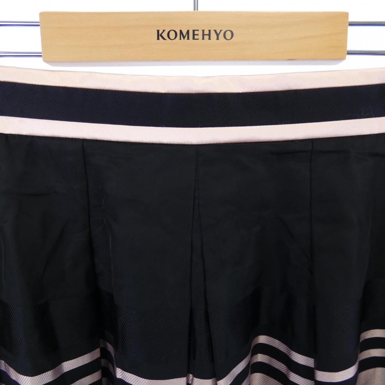 トゥービーシック TO BE CHIC スカート