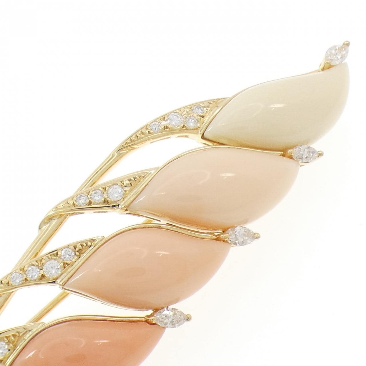 MIKIMOTO Coral Brooch