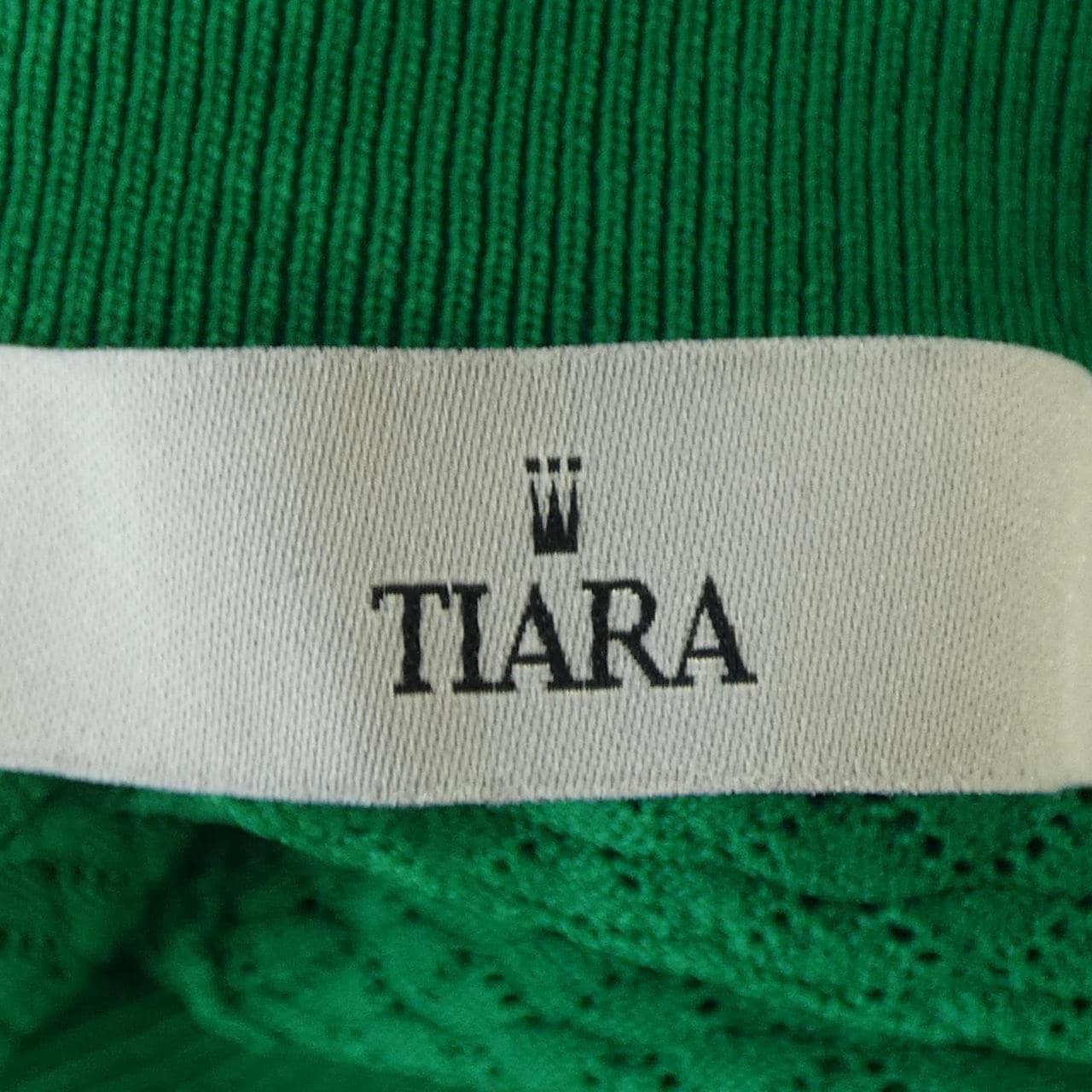 ティアラ TIARA ニット