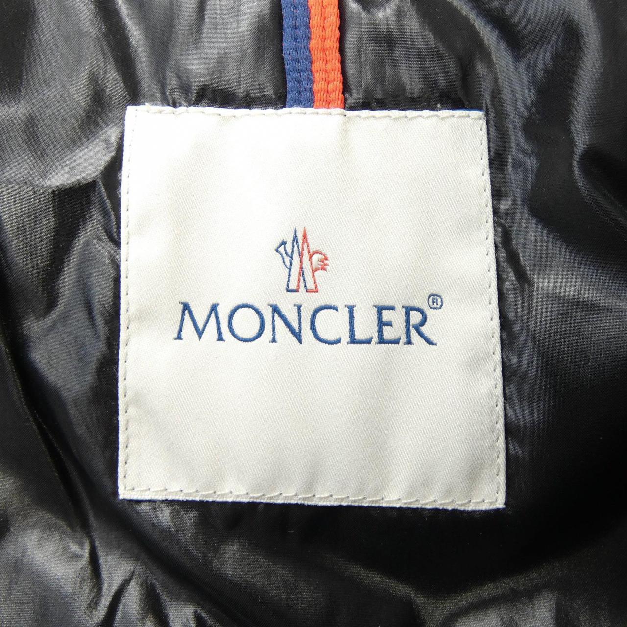 モンクレール MONCLER ダウンジャケット