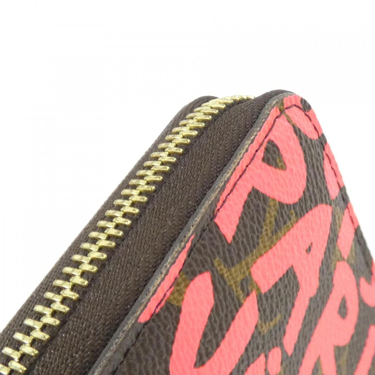 ルイヴィトン モノグラム グラフィティ(スティーブンスフ ジッピー ウォレット M93710 財布