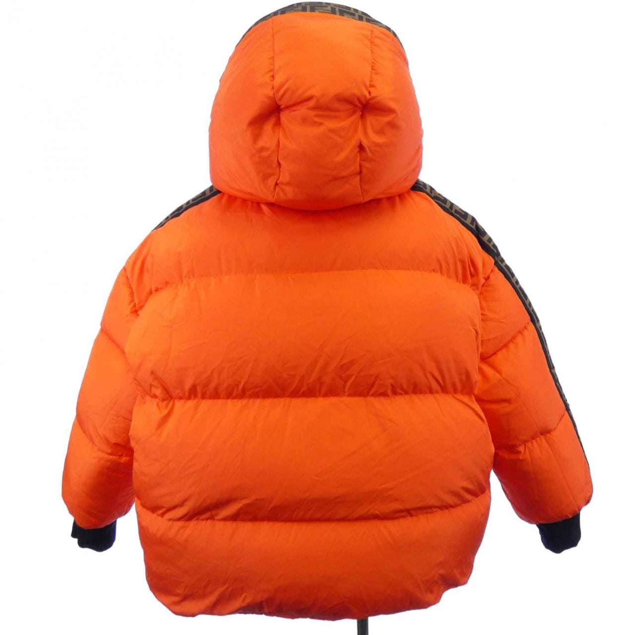 フェンディ FENDI FAA427 A6JB ダウンジャケット