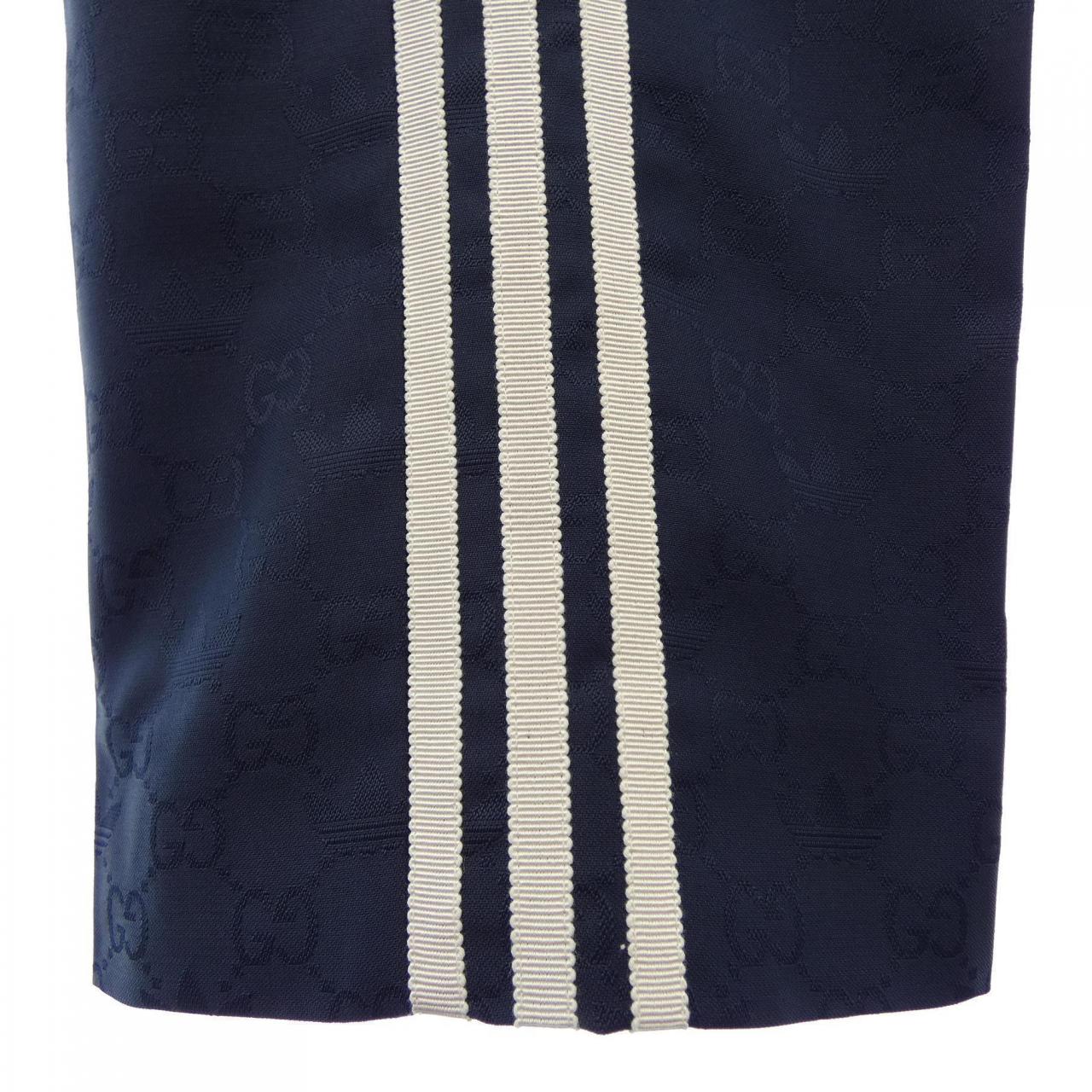 グッチ GUCCI デタッチャブルアームケーブルニット 710399 ZAK7C ADIDAS パンツ