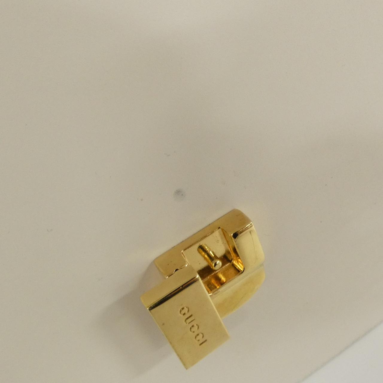 グッチ SYLVIE 431665 CVL1G バッグ