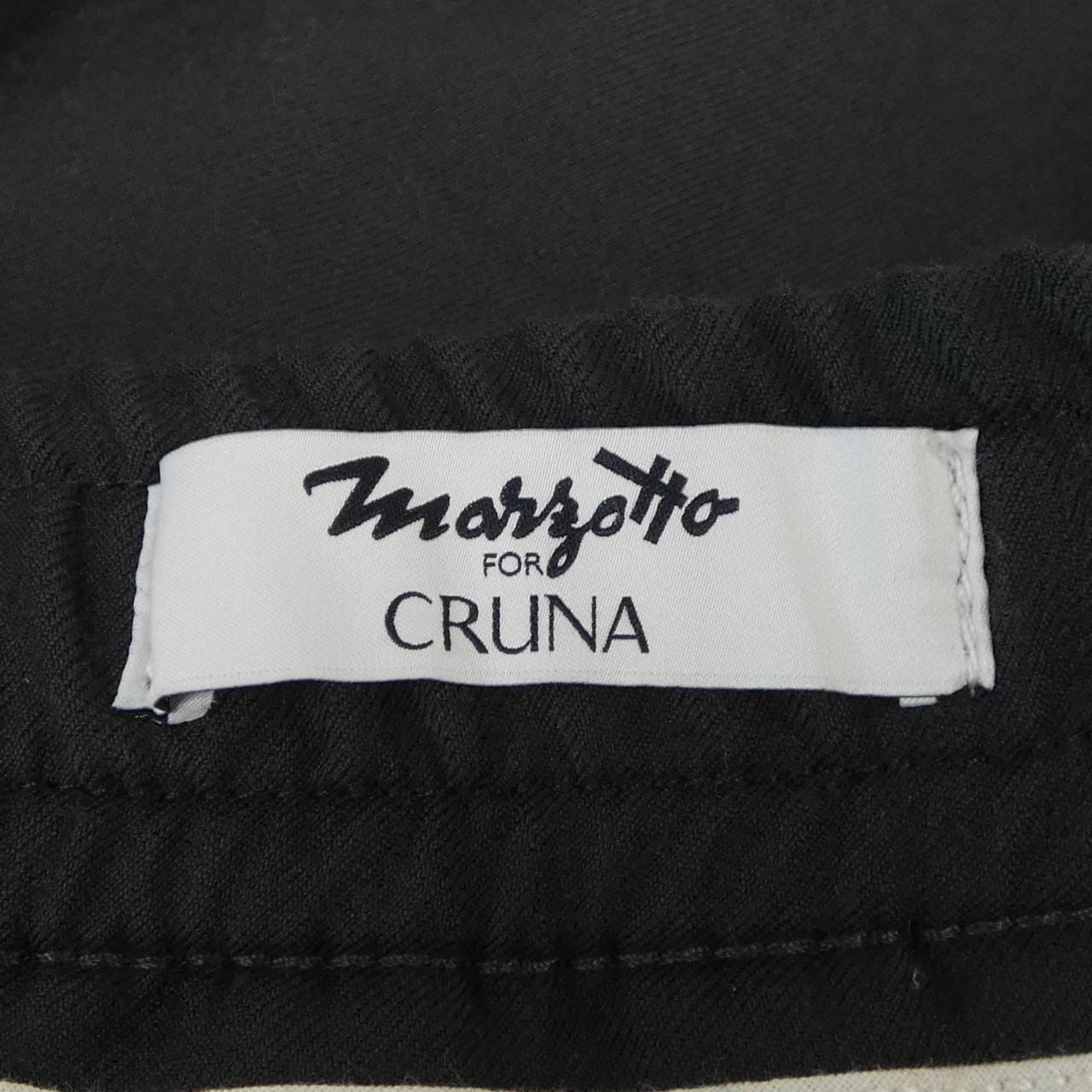 CRUNA パンツ