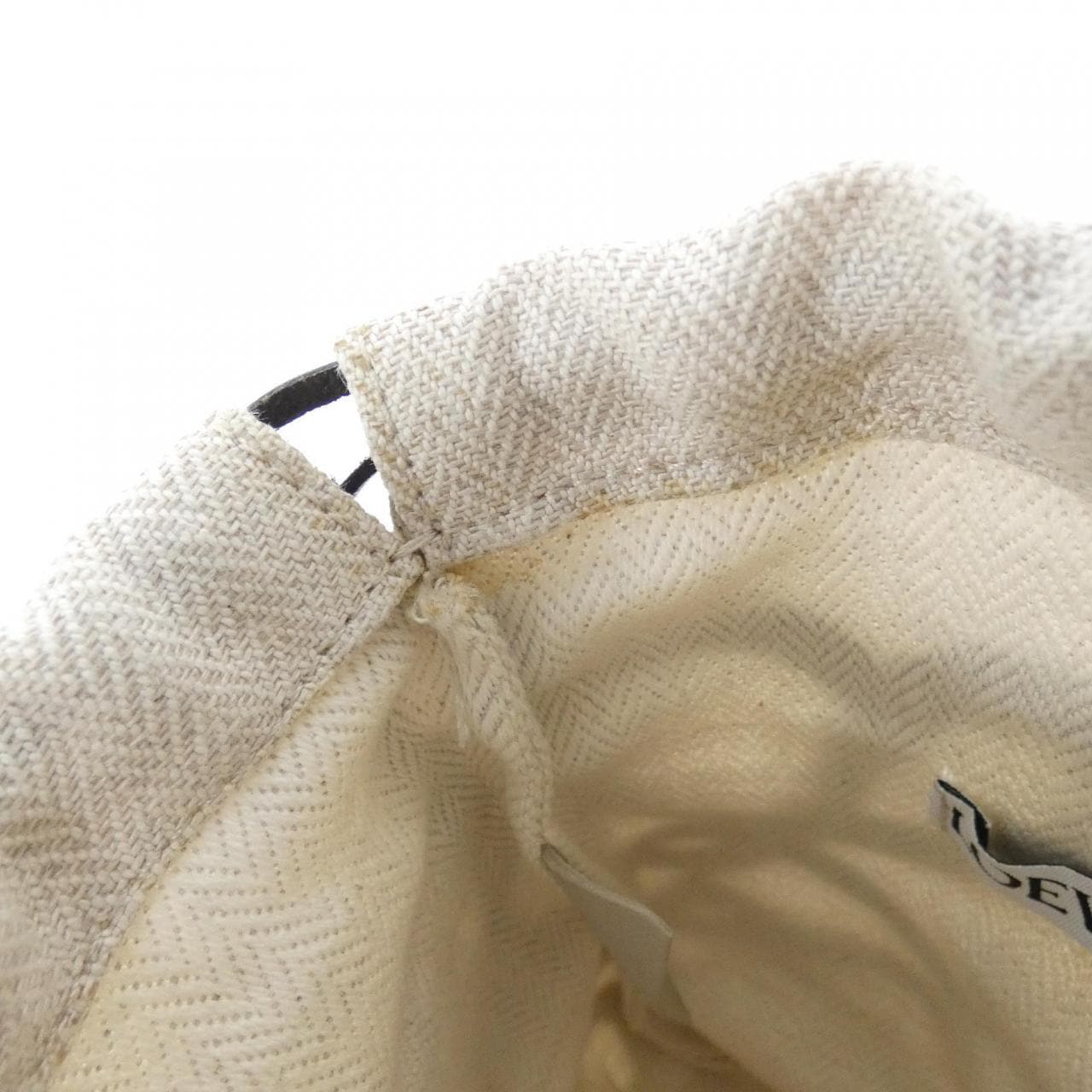 ロエベ アナグラム カット アウト ポケット C922Y62X02 ショルダーバッグ