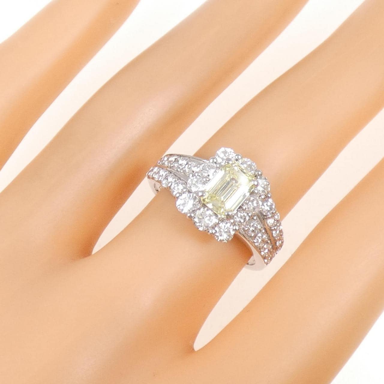 PT900 ダイヤモンド リング 1.103CT FLY SI1 エメラルドカット