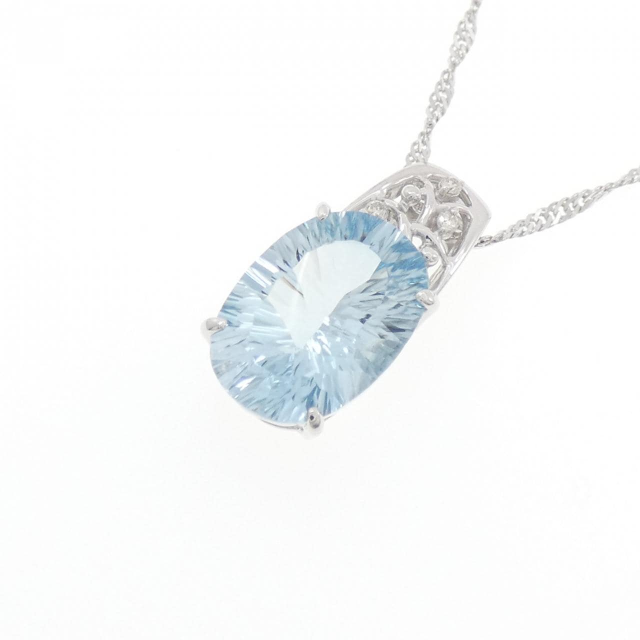 K18WG ブルートパーズ ネックレス 6.64CT