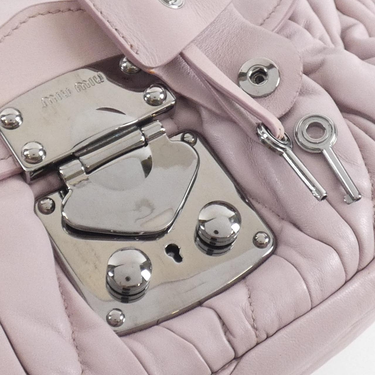 ミュウミュウ ショルダーバッグ