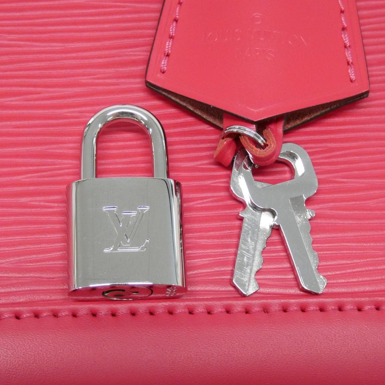 ルイヴィトン エピ アルマBB M11382 バッグ