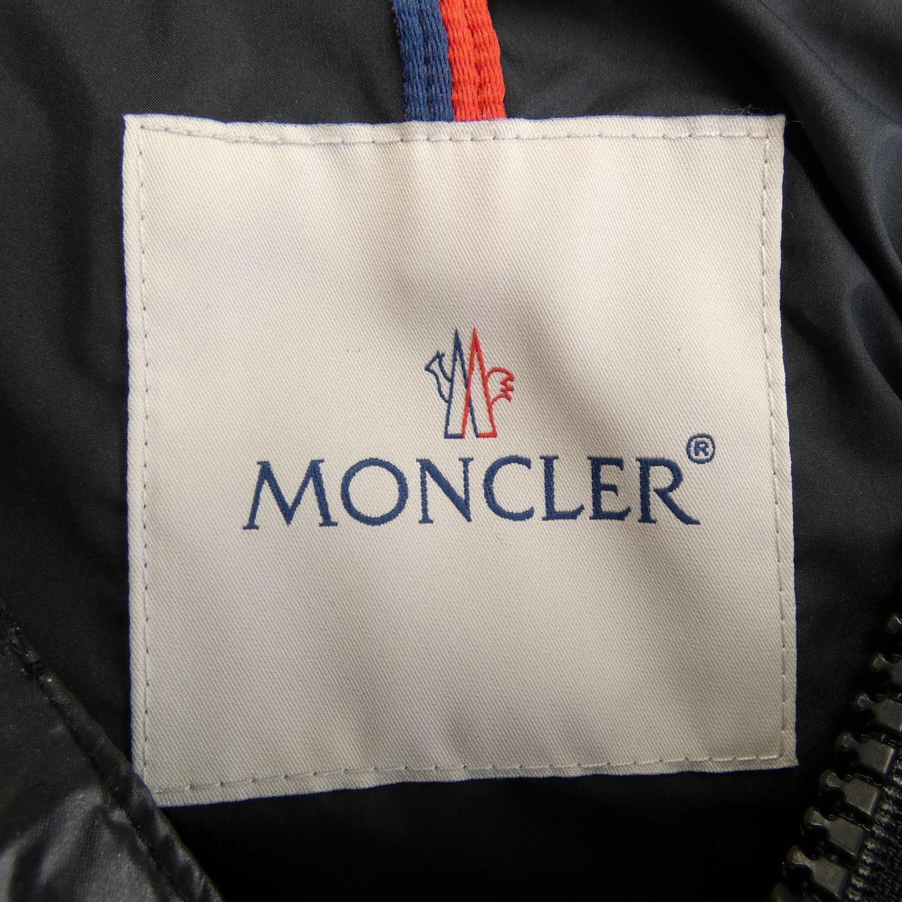 モンクレール MONCLER ダウンジャケット