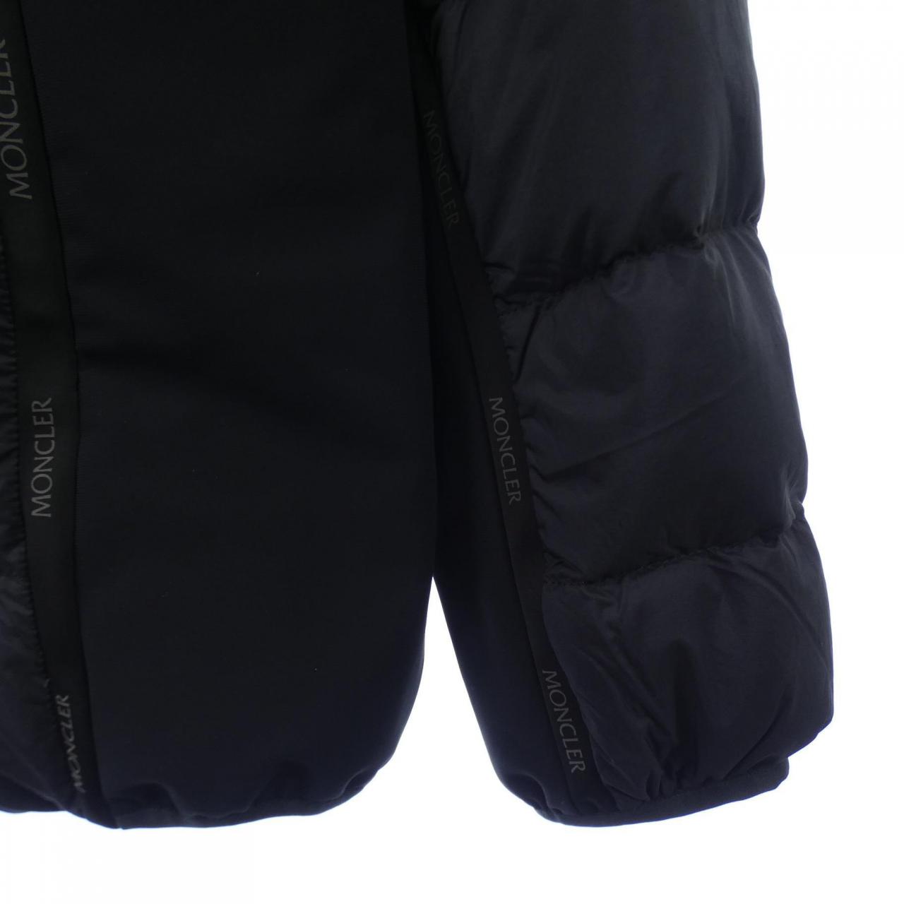 モンクレール MONCLER ダウンジャケット
