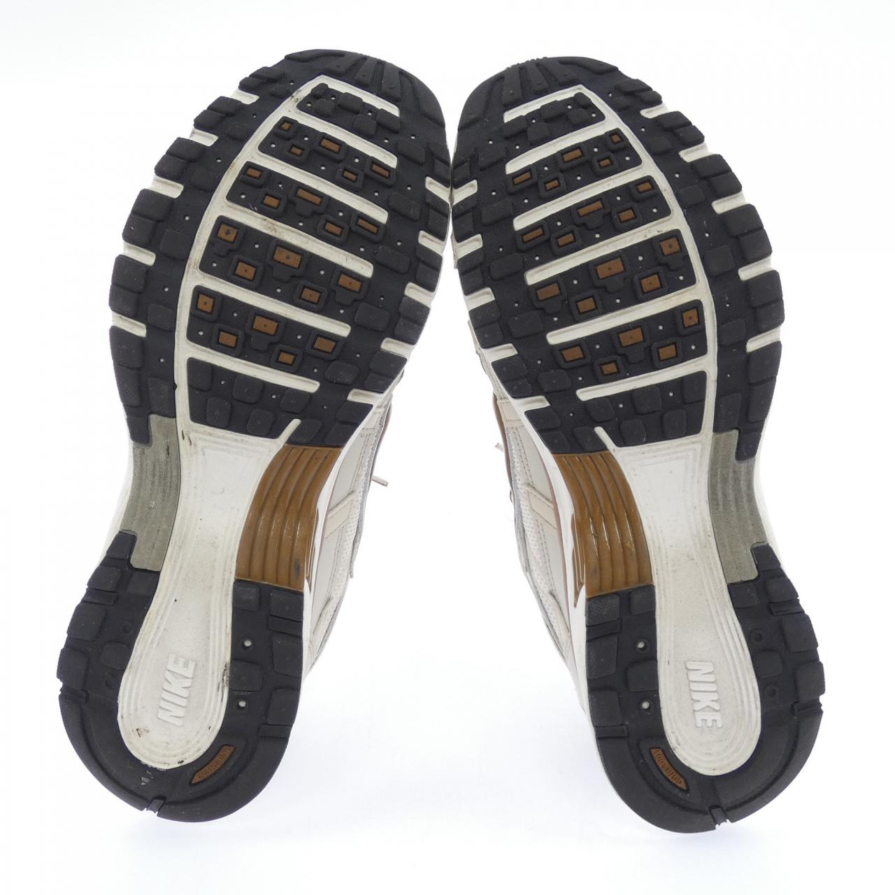 ナイキ NIKE CD6406-106 スニーカー