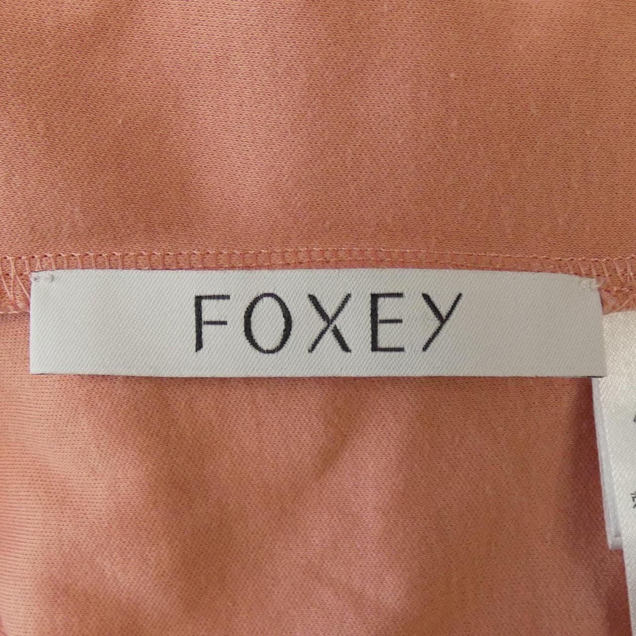 フォクシー FOXEY Tシャツ