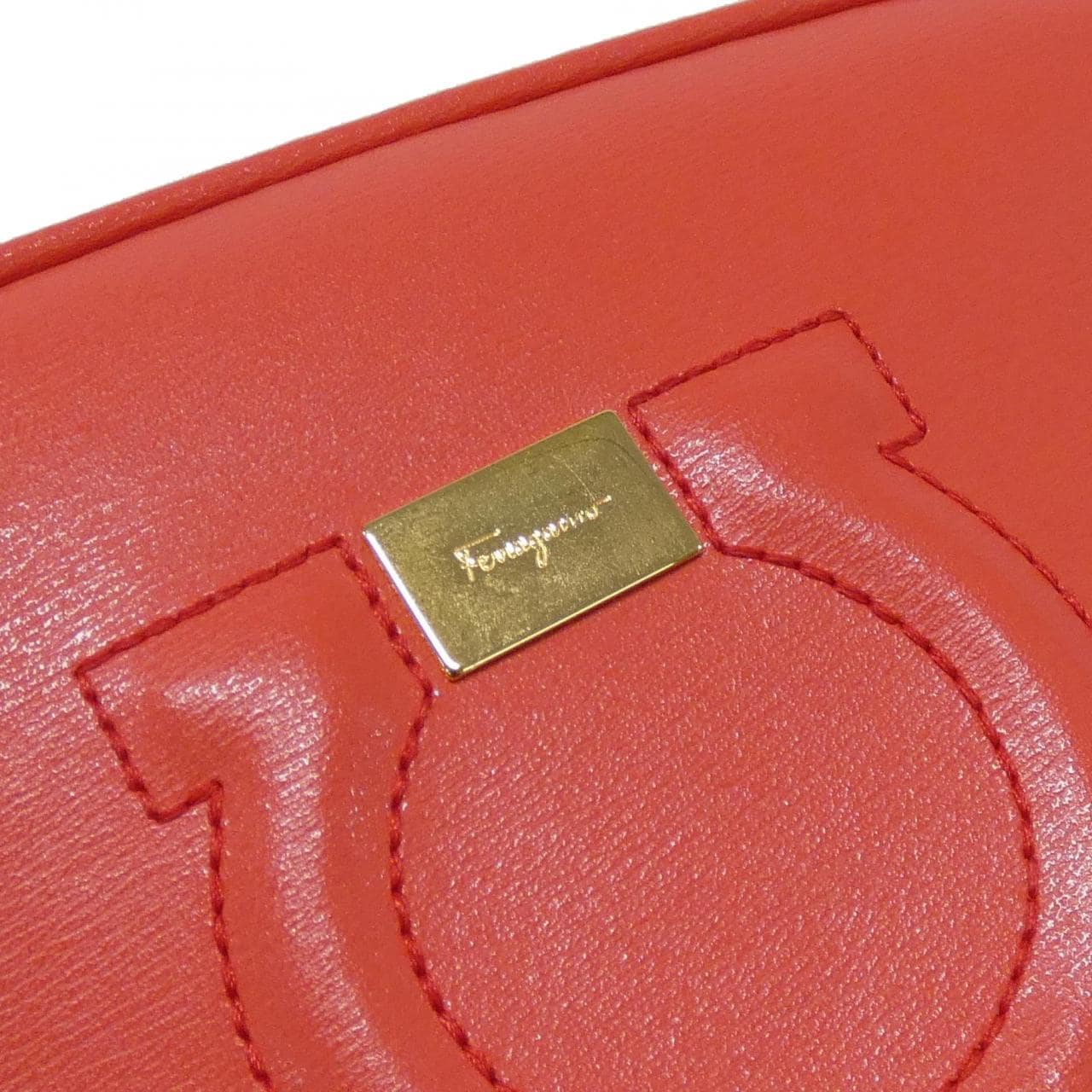 サルヴァトーレフェラガモ CITY 21 H006 ショルダーバッグ