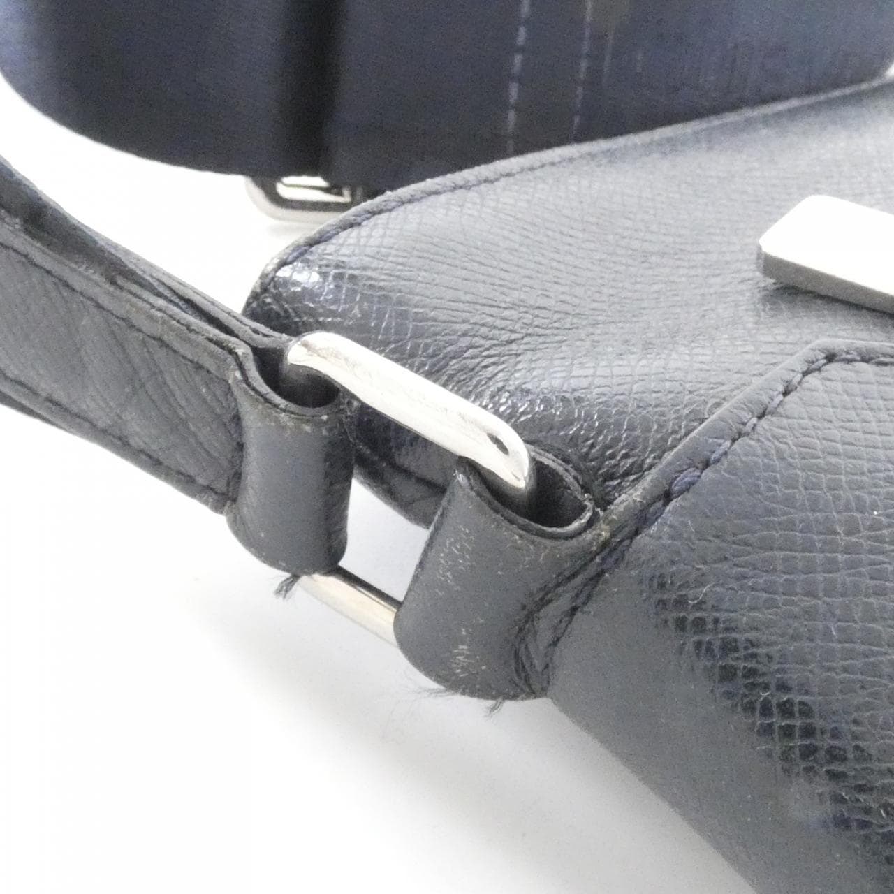 ルイヴィトン タイガ サシャ M32629 ショルダーバッグ