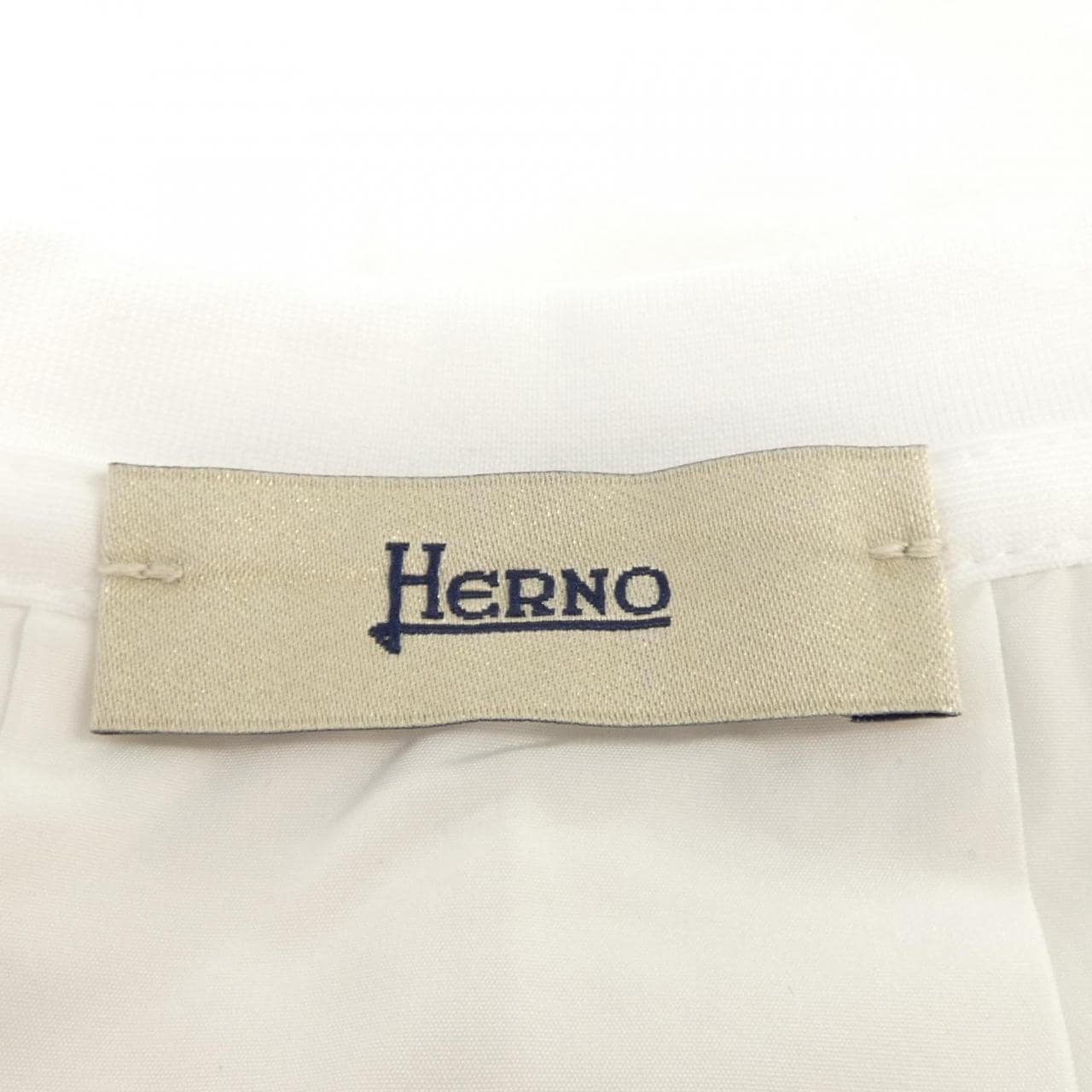 ヘルノ Herno JG0000224D トップス