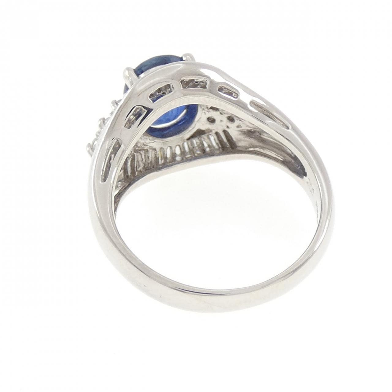 PT900 サファイヤ リング 2.01CT
