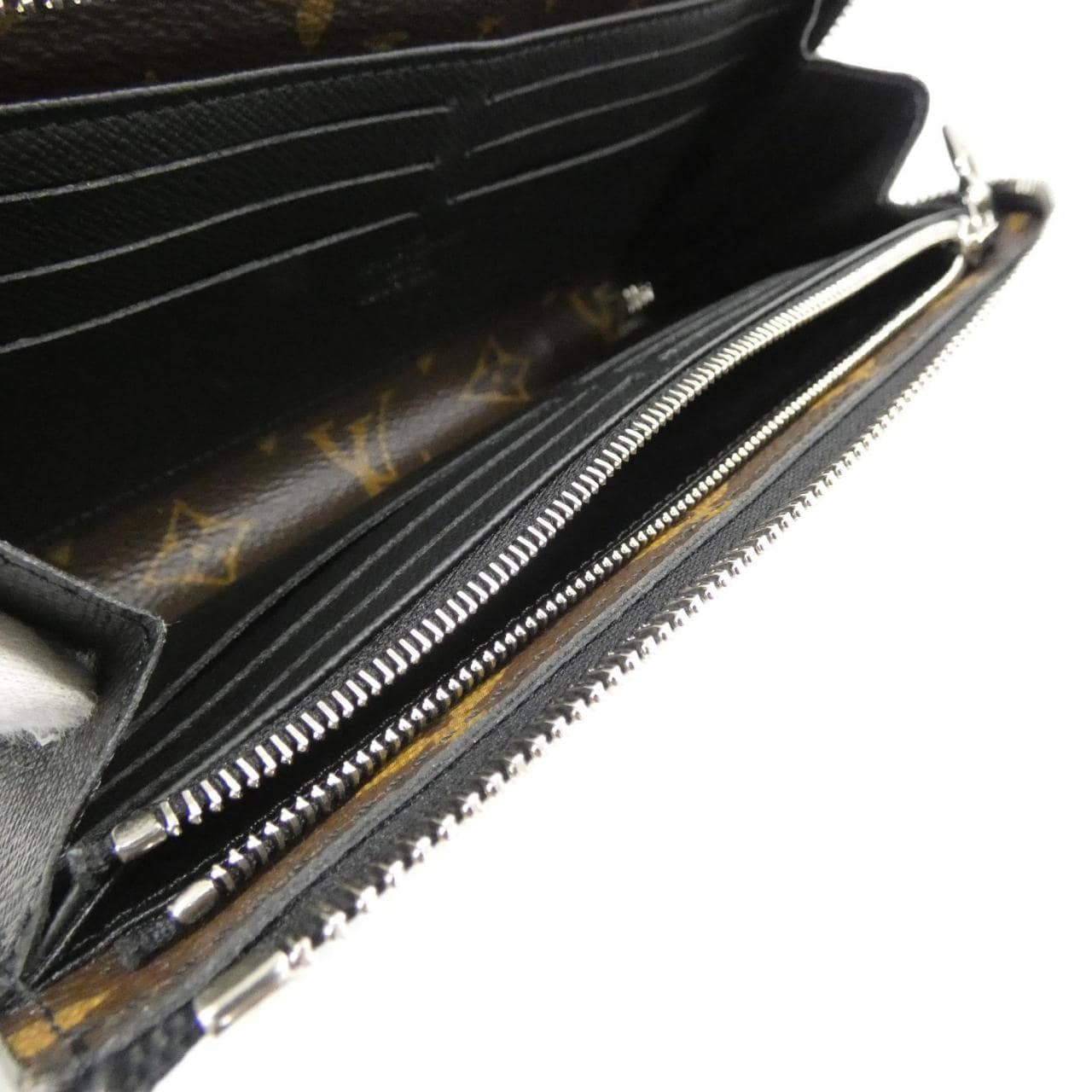 ルイヴィトン モノグラム マカサー ジッピー ドラゴンヌ M69407 財布