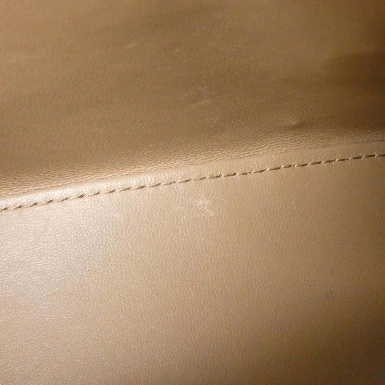 BALENCIAGA沙漏小号593546 1LRGM 包