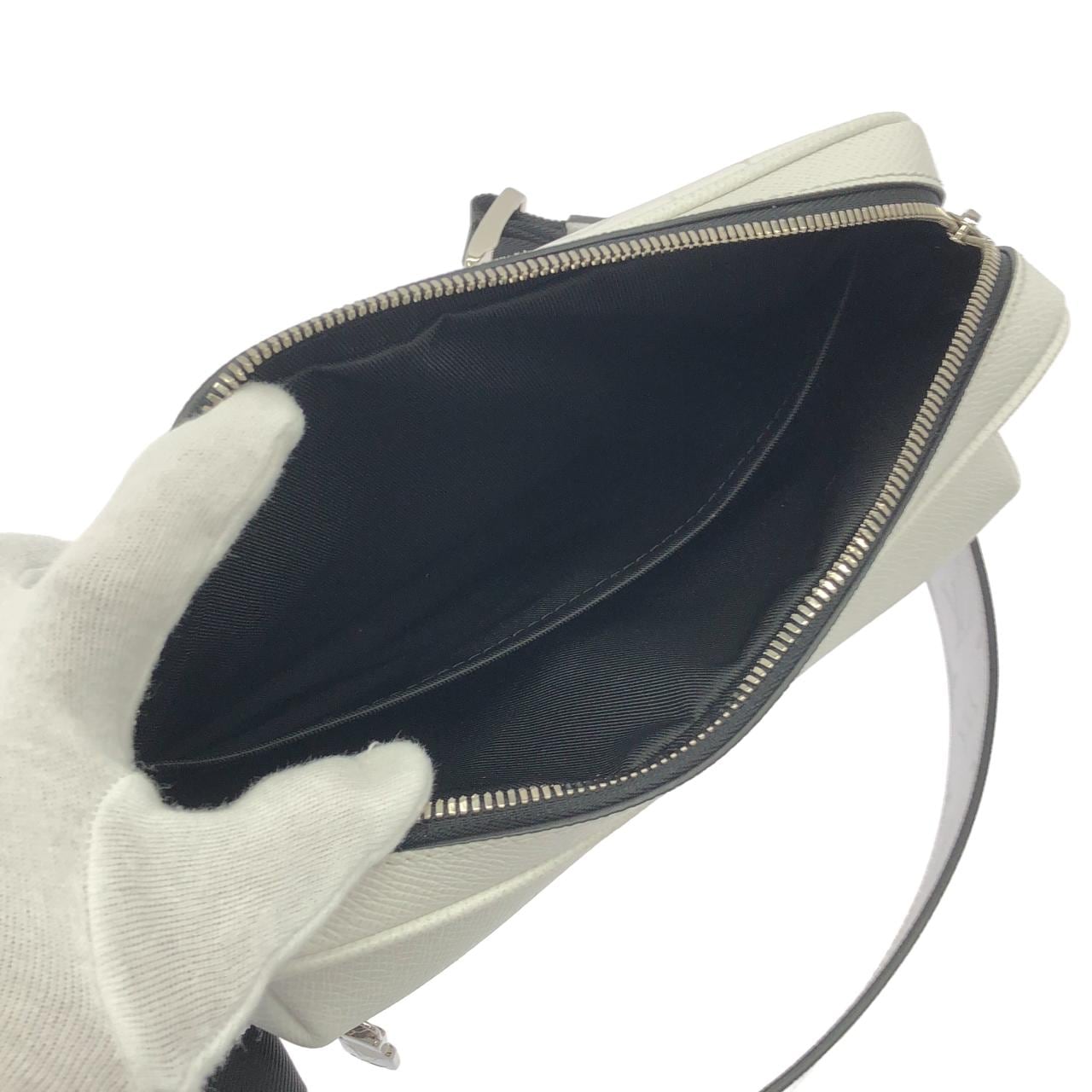 ルイヴィトン タイガ ラマ アウトドア メッセンジャー PM M30243 ショルダーバッグ