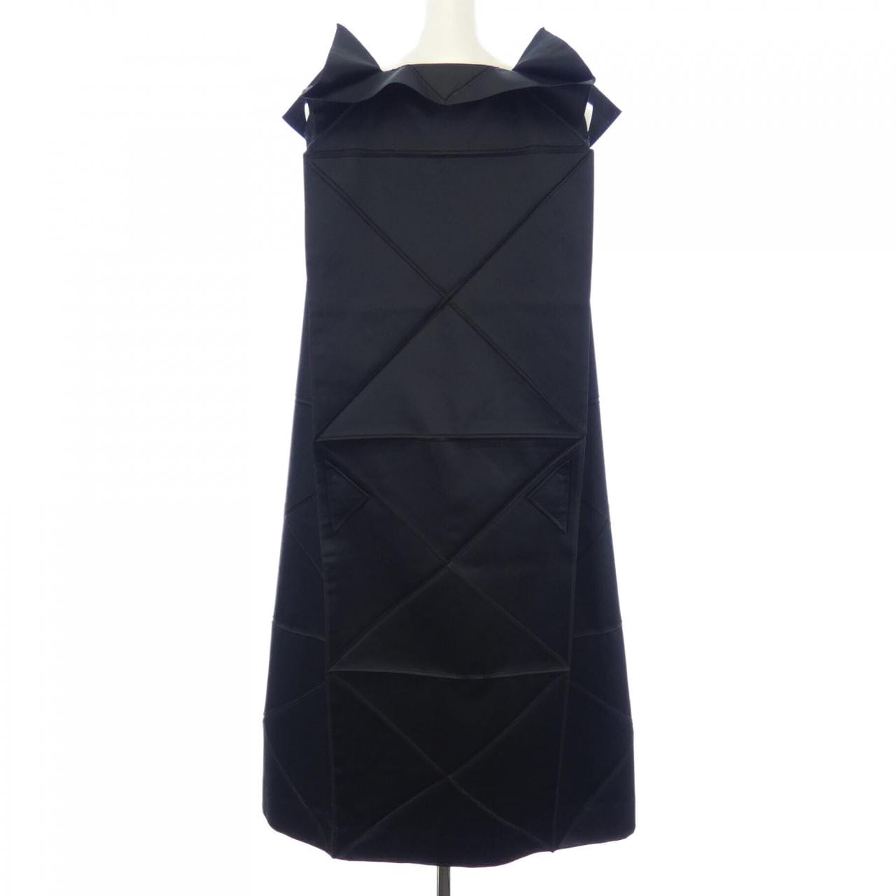 132 5.イッセイミヤケ 132 5.ISSEY MIYAKE IL41FH803 ワンピース