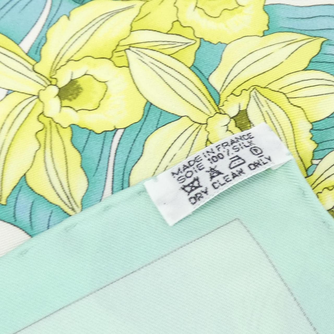 エルメス PYTHAG ORE カレ スカーフ