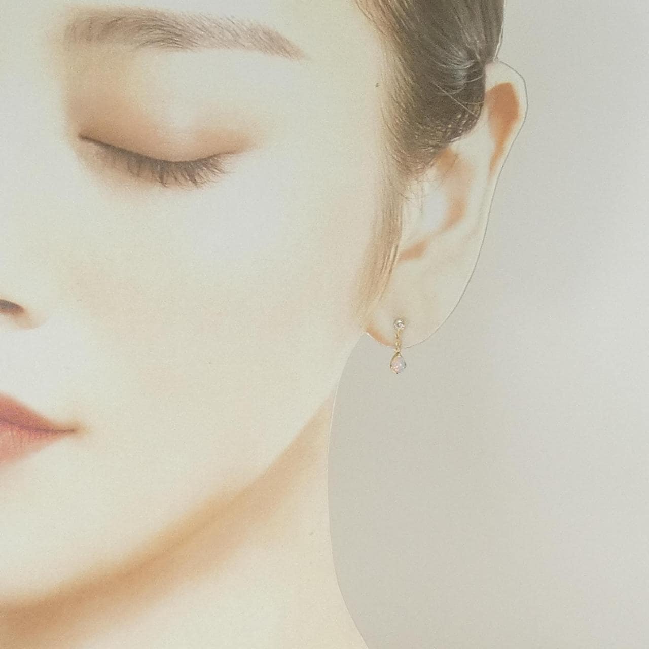 アガット ホワイトトパーズ ピアス