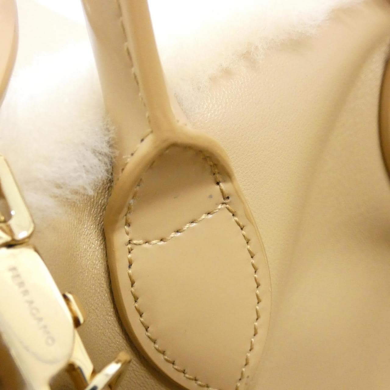 サルヴァトーレフェラガモ HUG 21 9923 バッグ