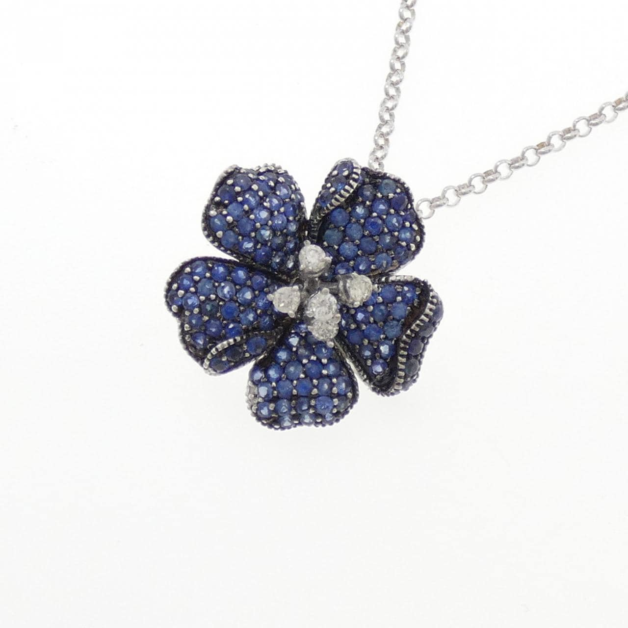 K18WG/K18BG フラワー サファイヤ ネックレス 1.40CT