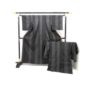 【未使用品】紬　きもの・羽織　２点セット　裄丈Ｓ寸【横双大島紬】