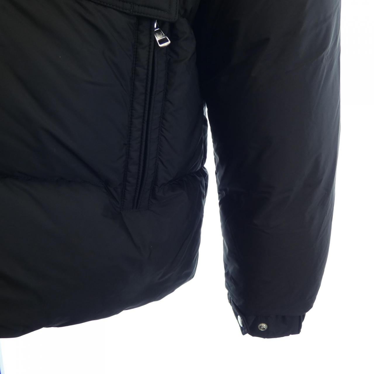モンクレール MONCLER ダウンジャケット