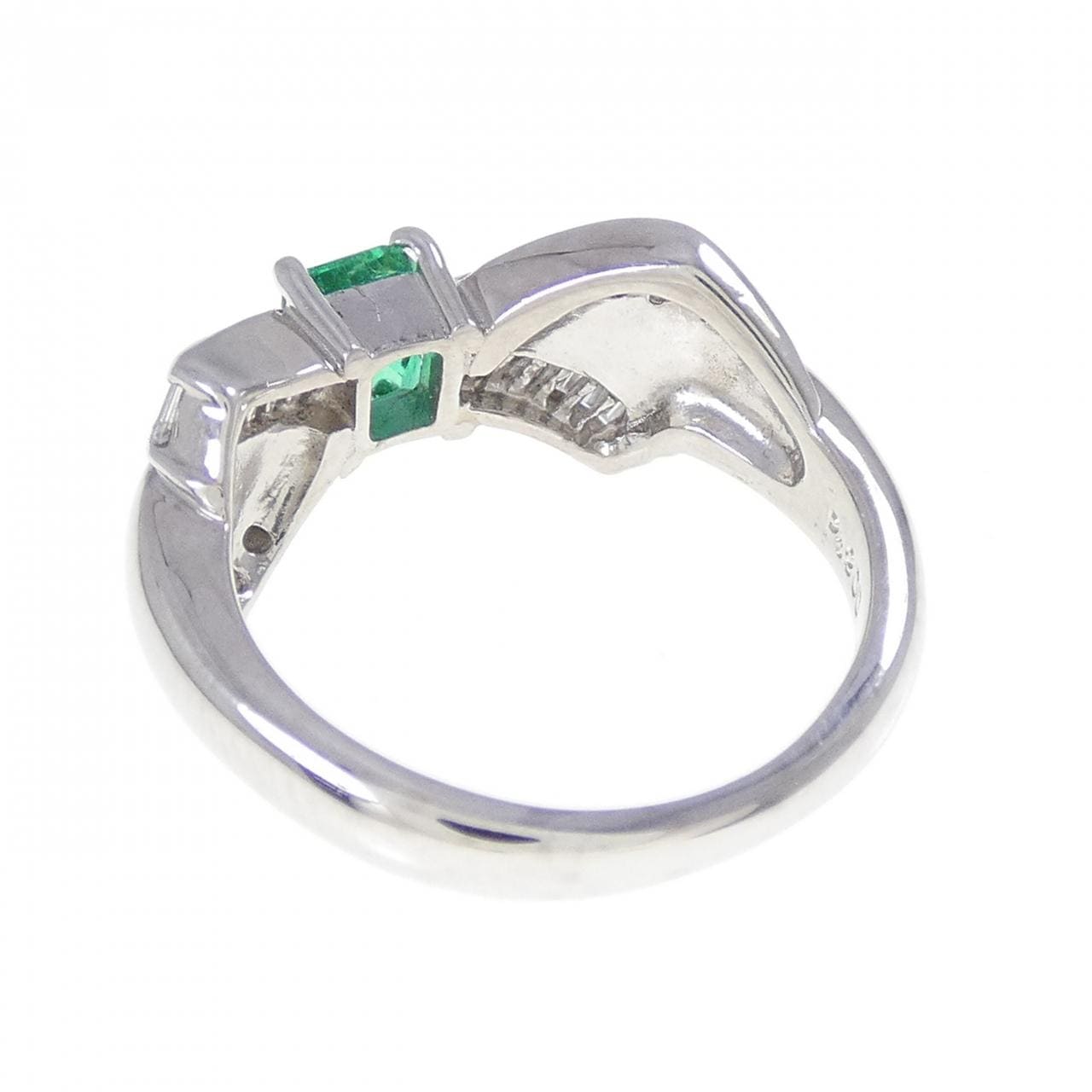 PT900 エメラルド リング 0.42CT
