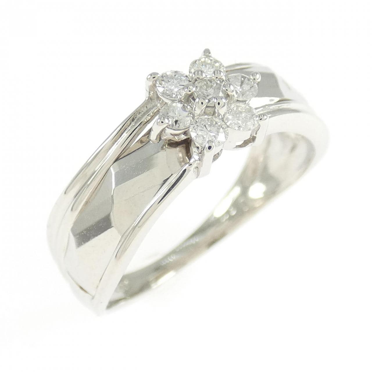 PT900 フラワー ダイヤモンド リング 0.23CT
