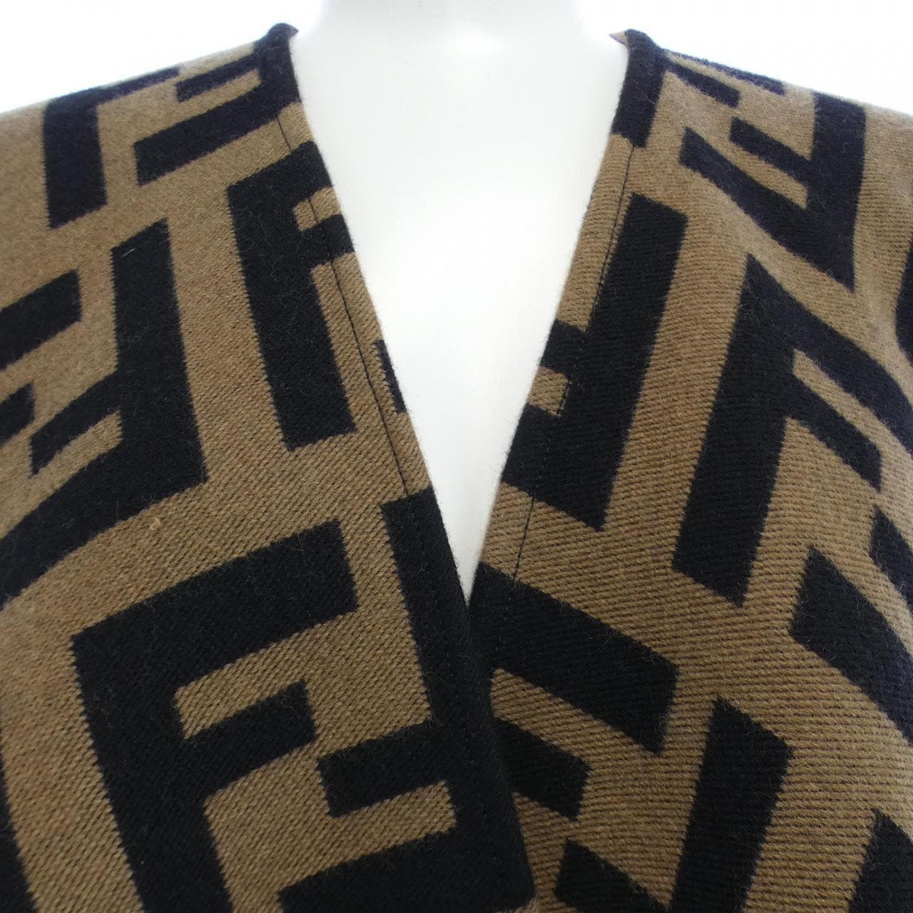 フェンディ FENDI ケープ