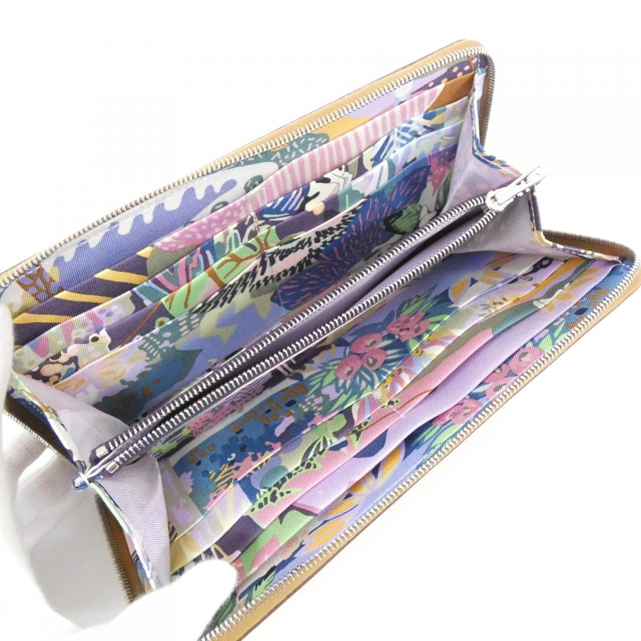 【未使用品】エルメス EN LIBERTE シルク イン クラシック 084387CK 財布