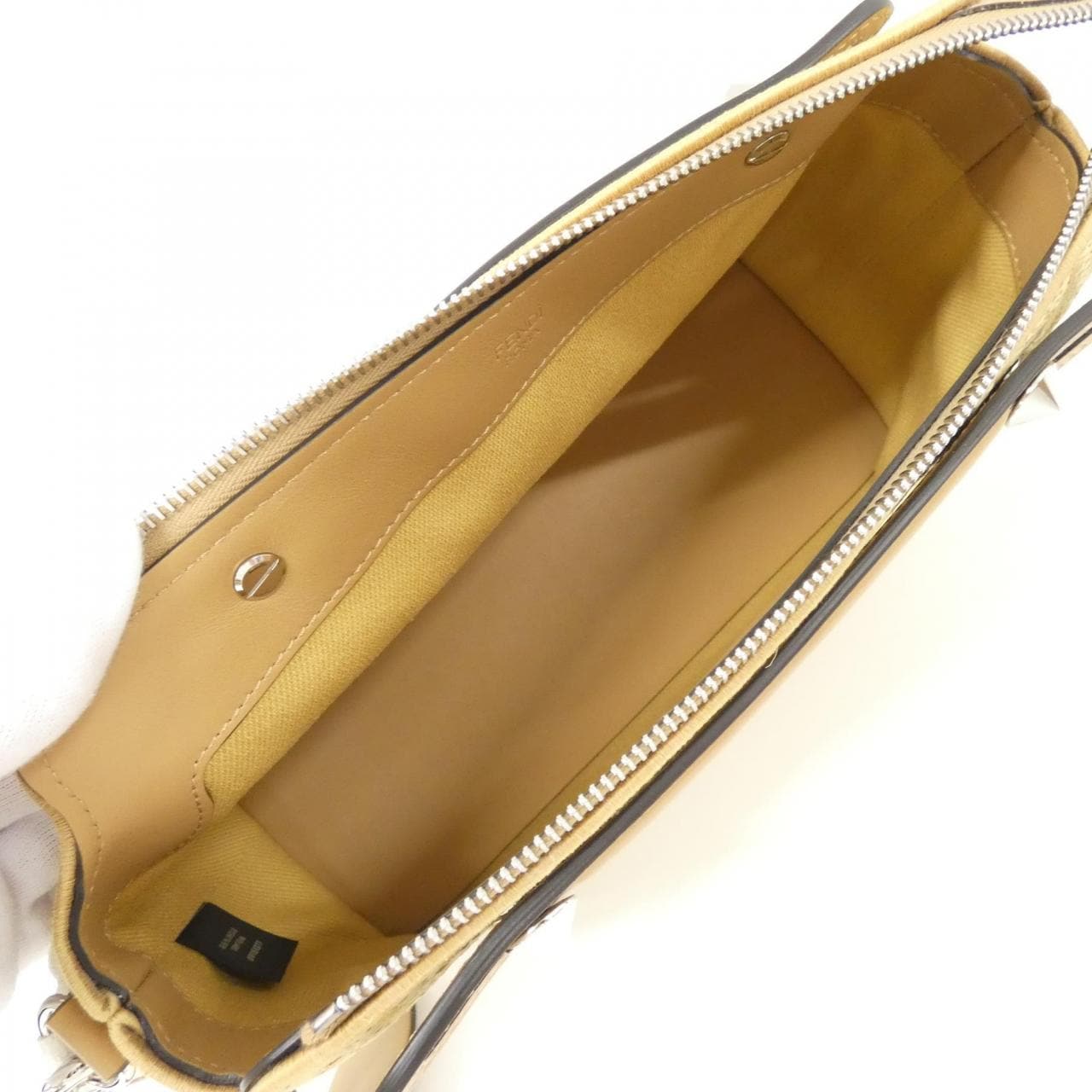 [新品] FENDI By the Way Soft 中号 8BL155 AV23 包