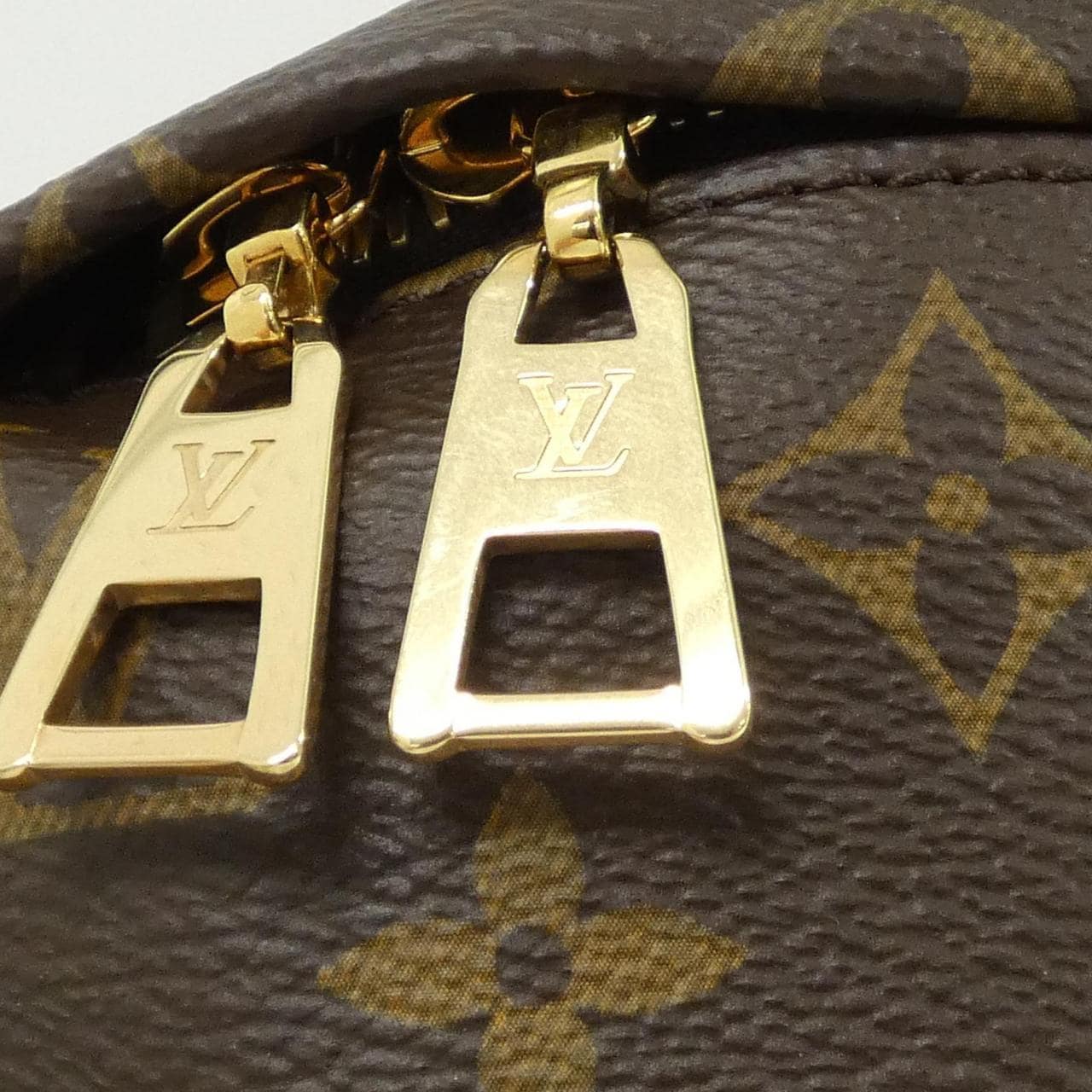 ルイヴィトン モノグラム バムバッグ M43644 ショルダーバッグ