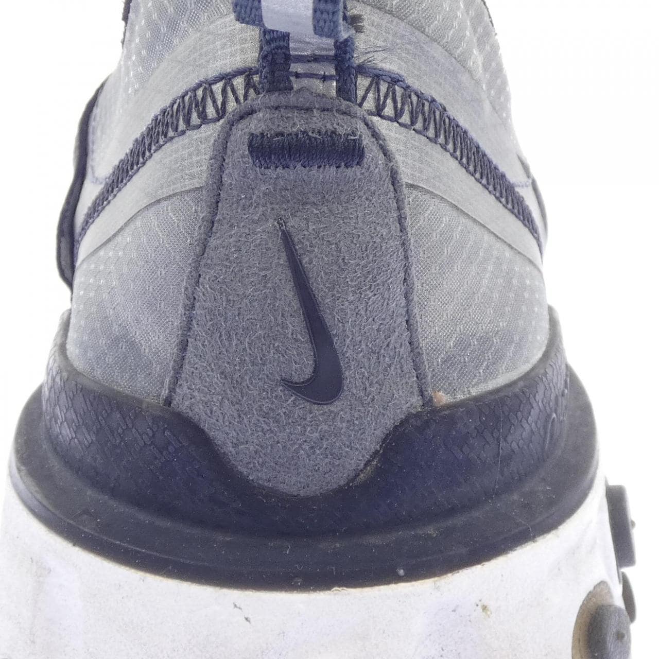 ナイキ NIKE AQ1090-001 スニーカー