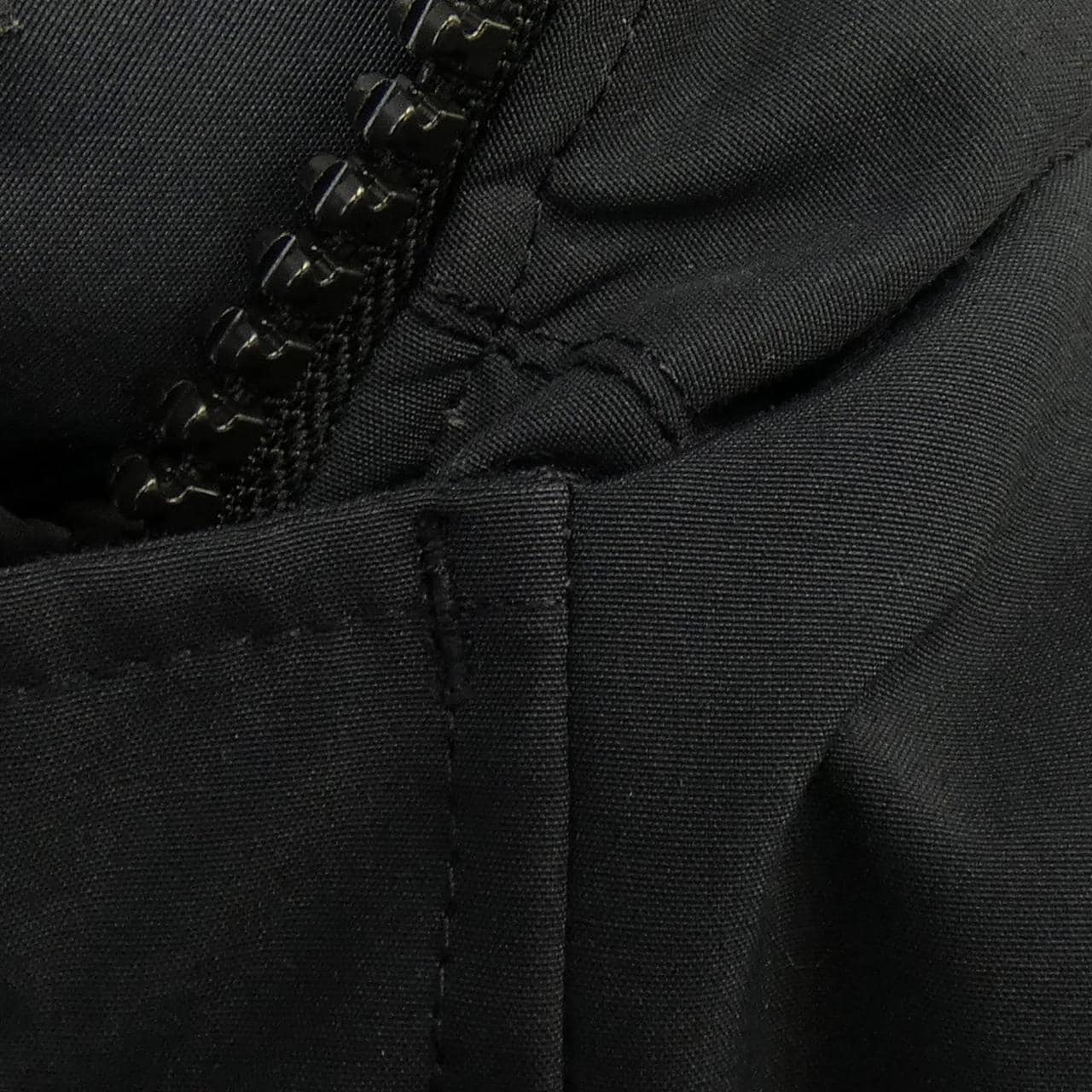 加拿大鵝CANADA GOOSE羽絨服