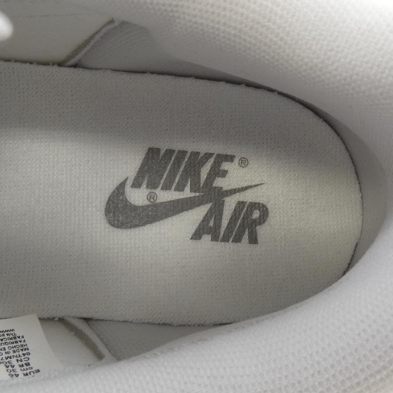 ナイキ NIKE スニーカー